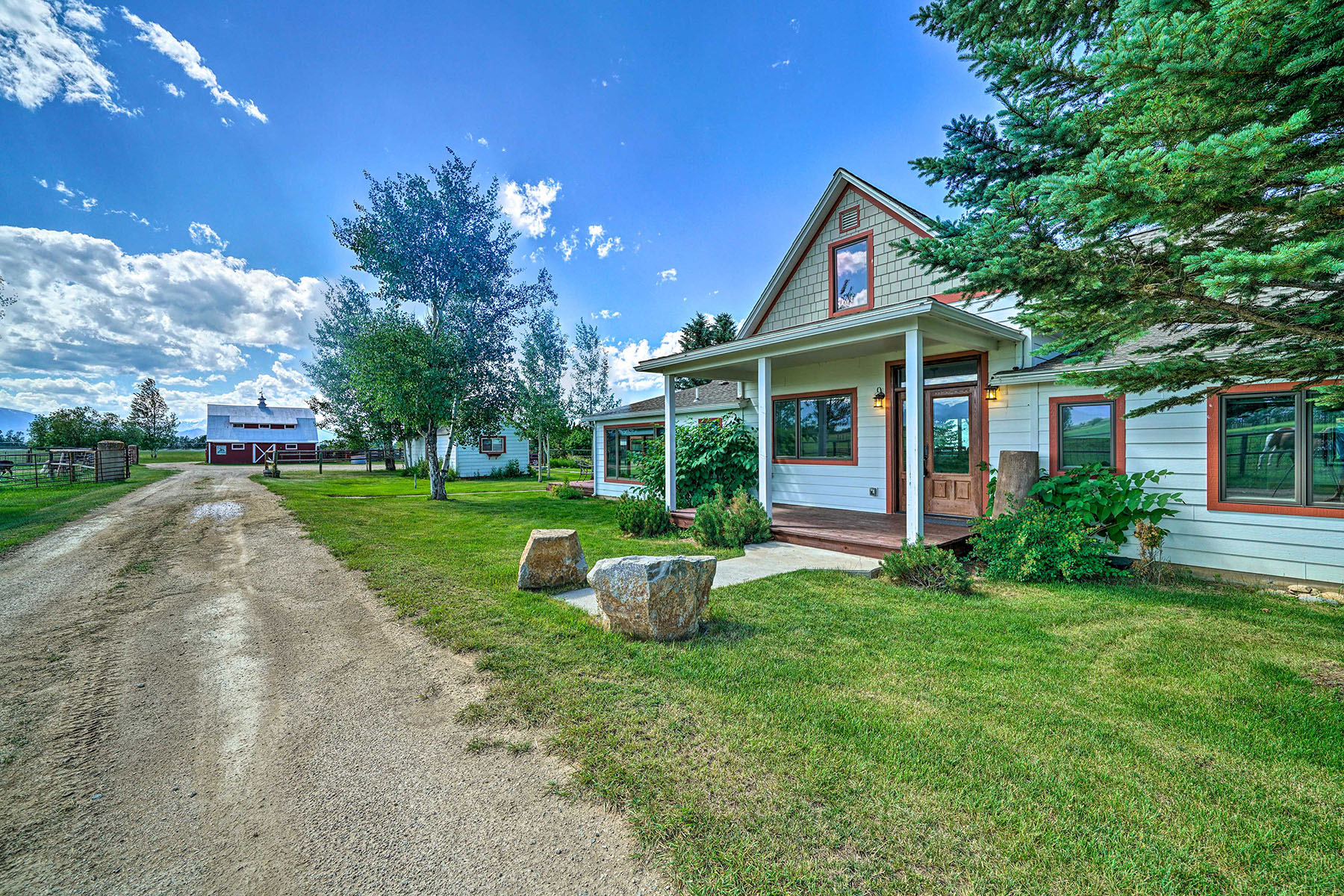 Beartooth Farmhouse property picture 5 of 42