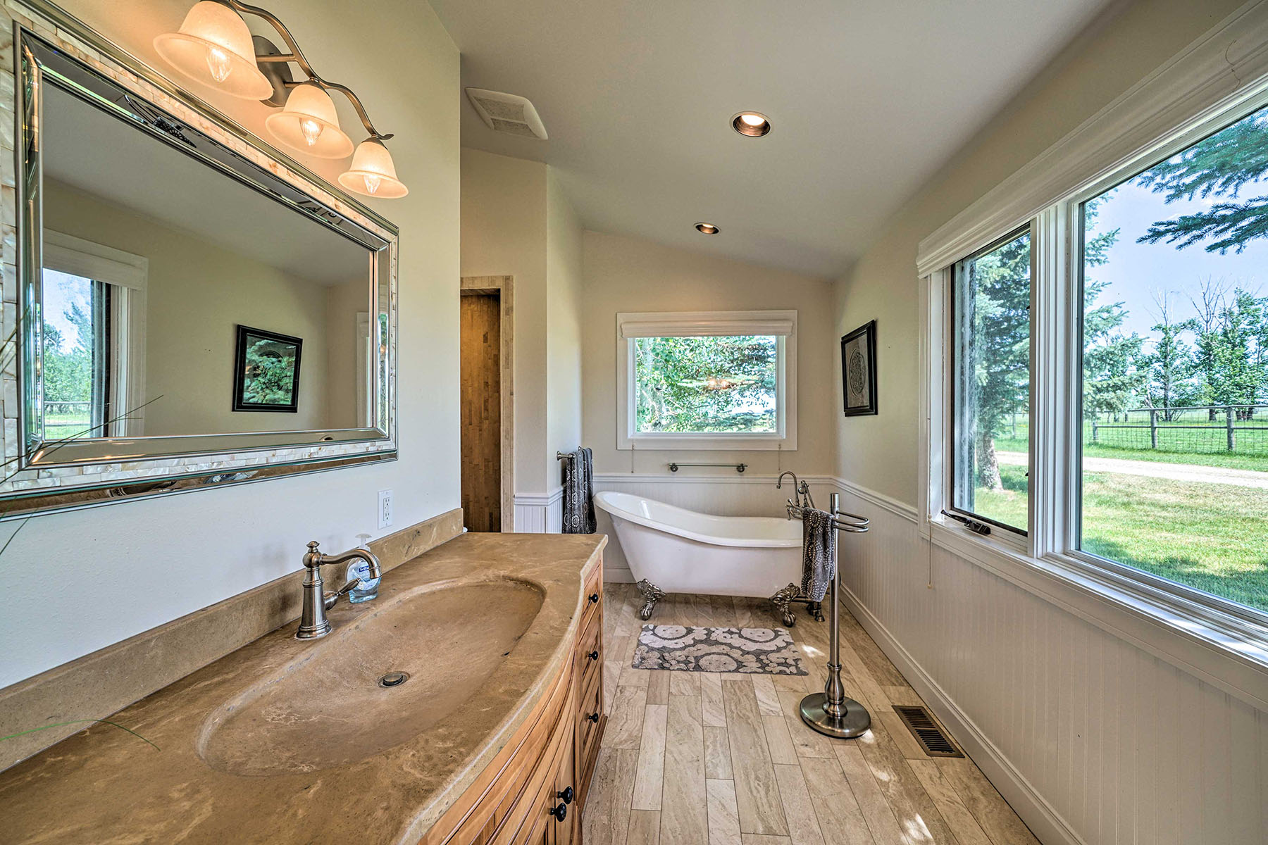 Beartooth Farmhouse property picture 18 of 42