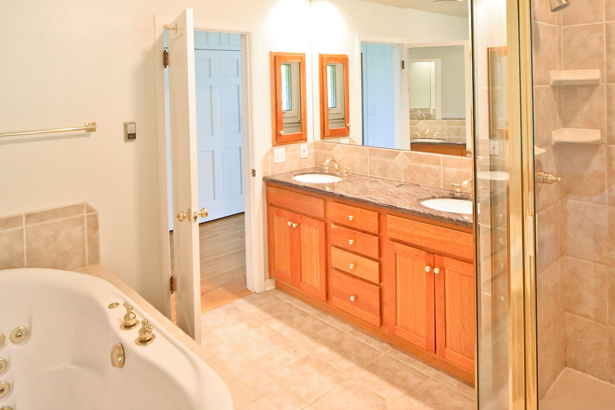 Rocking R - Orchard House property picture 6 of 34