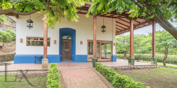 Antigua Look in Guachipelín