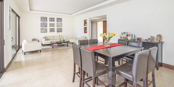 Investment: Convenience Home in Lindora