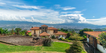 Friesian Villa Escazú