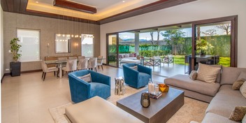 Casa Glam in Lindora
