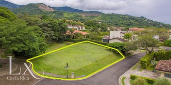 Goodvibe Lot in Santa Ana Condominium