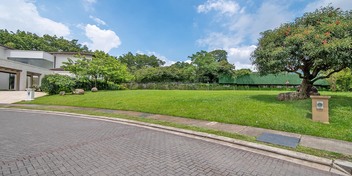 Garden Lot La Hacienda