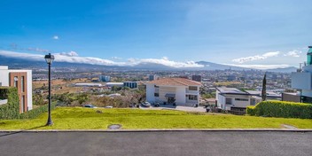 Lot with amazing views at Cerro Alto