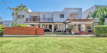 Zen Contemporary Home @ Valle del Sol