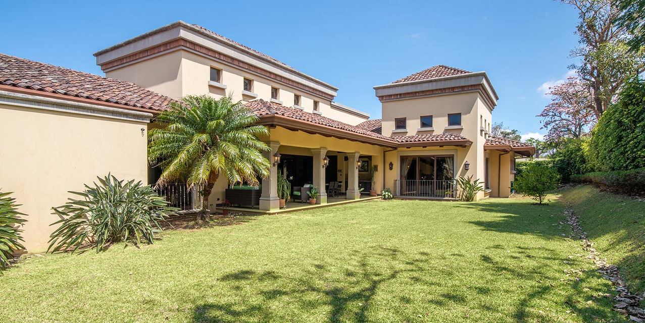 Sun Villa Single-level Home — photo
