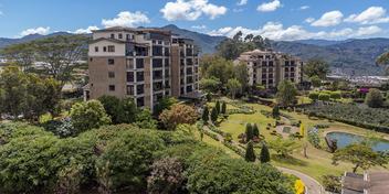 Spectacular Views Apartment at Colinas