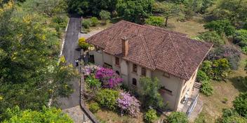 Koi Villa in La Guácima