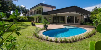 Green Horizon Home in Valle del Sol
