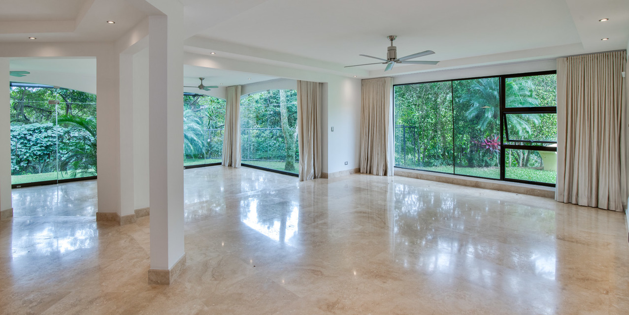 Investment: The Canyon Home in Ciudad Colón — photo