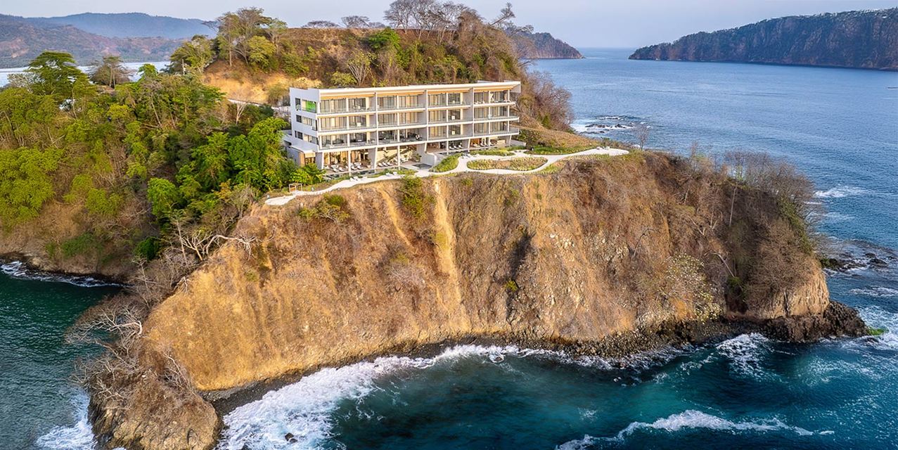 Ocean Serenity Apartment at Faro Escondido — photo
