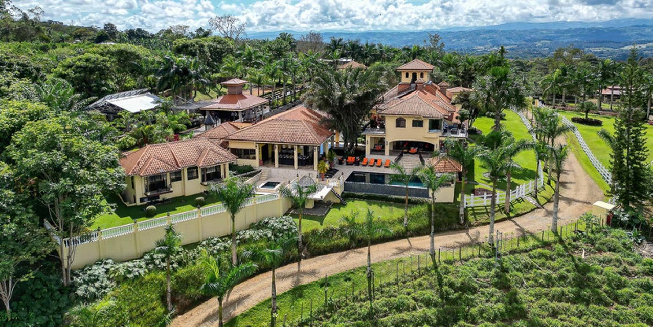 Hacienda La Esmeralda in Perez Zeledon — photo