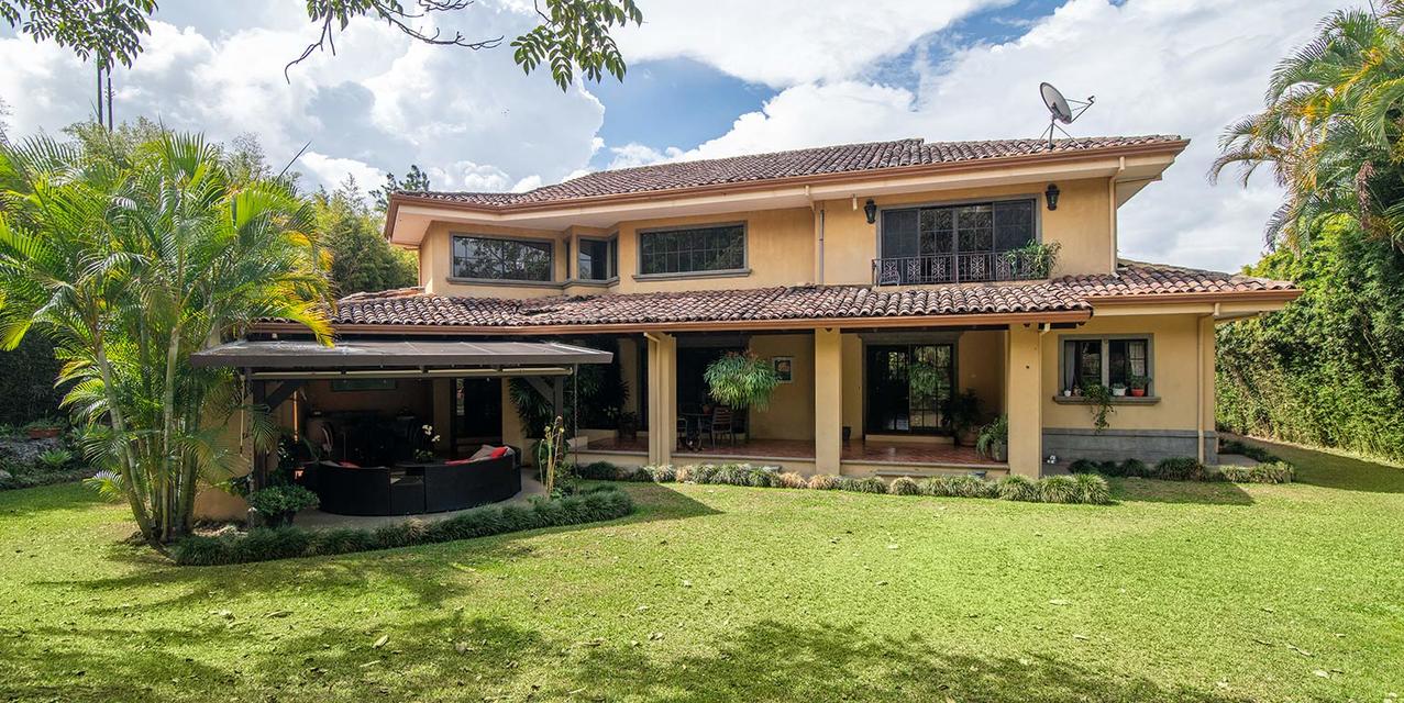 Independent Gem in Escazú — photo