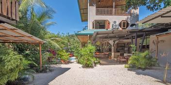 Villa Ananda at Playa Hermosa, Santa Teresa