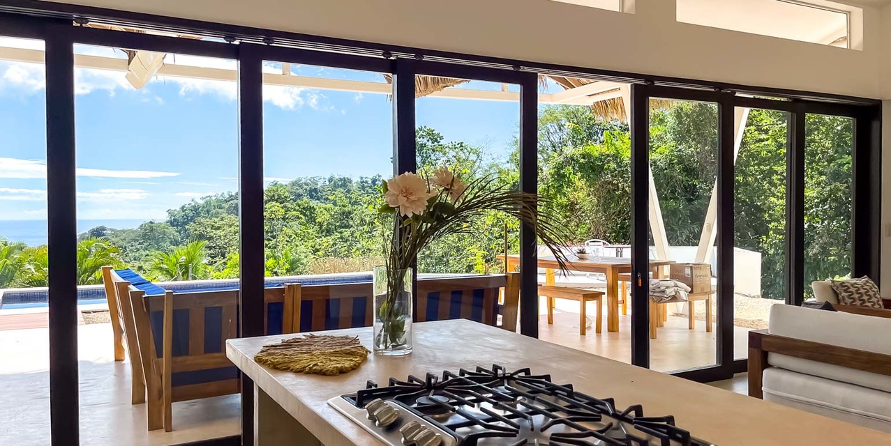 Private Villa with Guest House and Ocean Views — photo