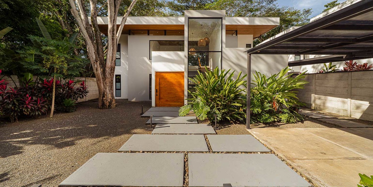 Amberjack Modern Home, Elegance & Income Opportunity in Playa Potrero — photo