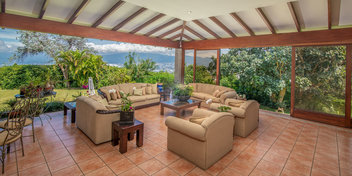 The Mountain House with Spectacular Views in San Antonio