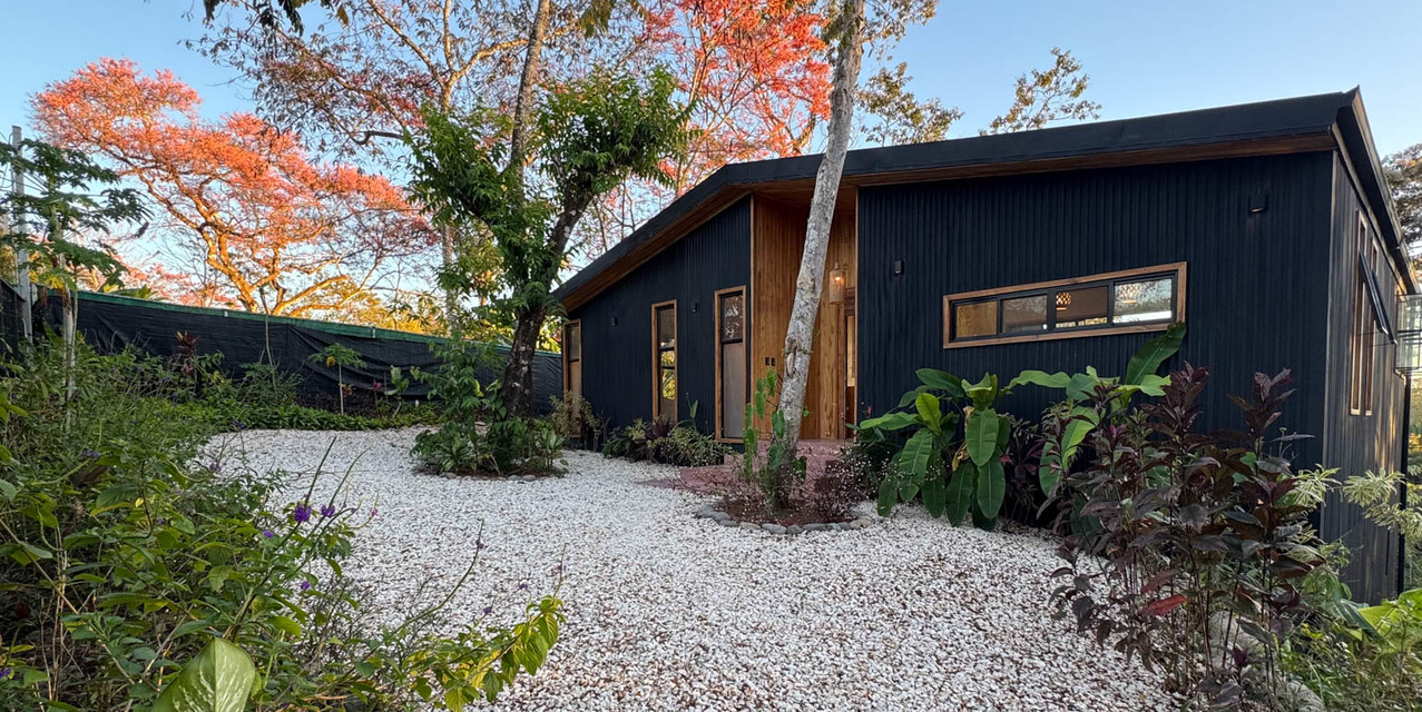 Modern Santiago Jungle View Residence with Expansion Potential — photo