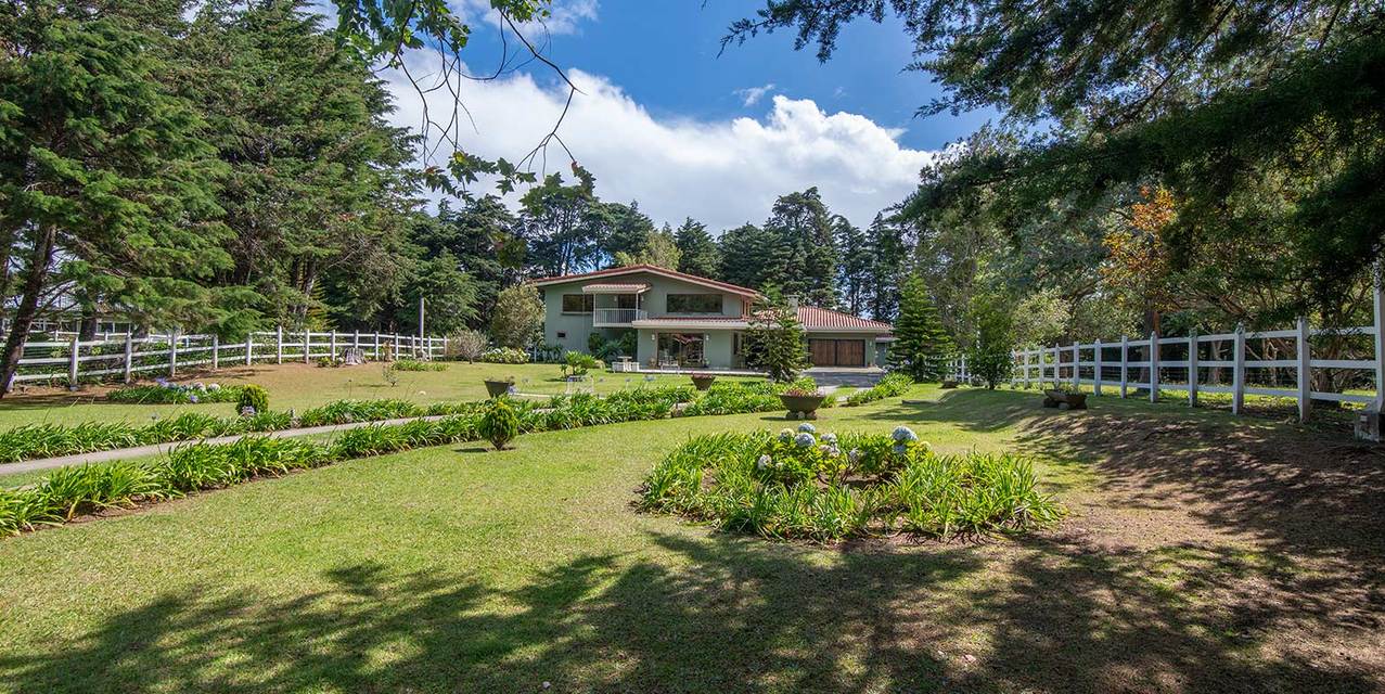 Altaris Mountain Home — photo