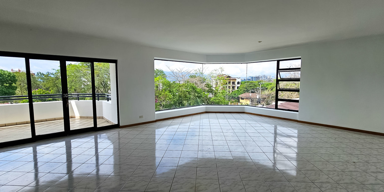 Apartamento para Remodelar con Vista al Golf en Escazú — photo