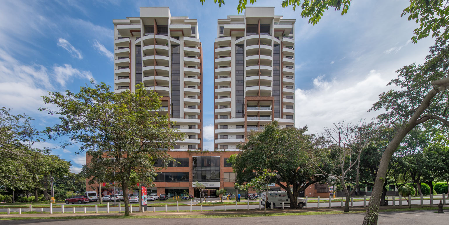 Torres del Parque Condominium