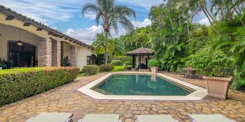 Masterpiece in Bosques de Lindora (single-level)