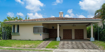 Investment: Lovely Single Level House in Valle del Sol