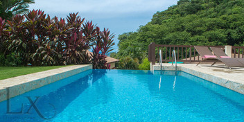 Seascape Villa in Faro Escondido