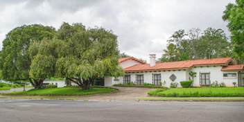 Timeless Haven in Lomas de Ayarco