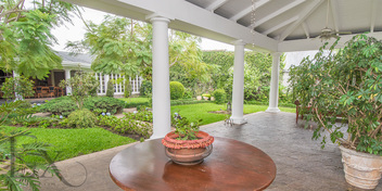 Sweet Whisper in Lomas de Ayarco