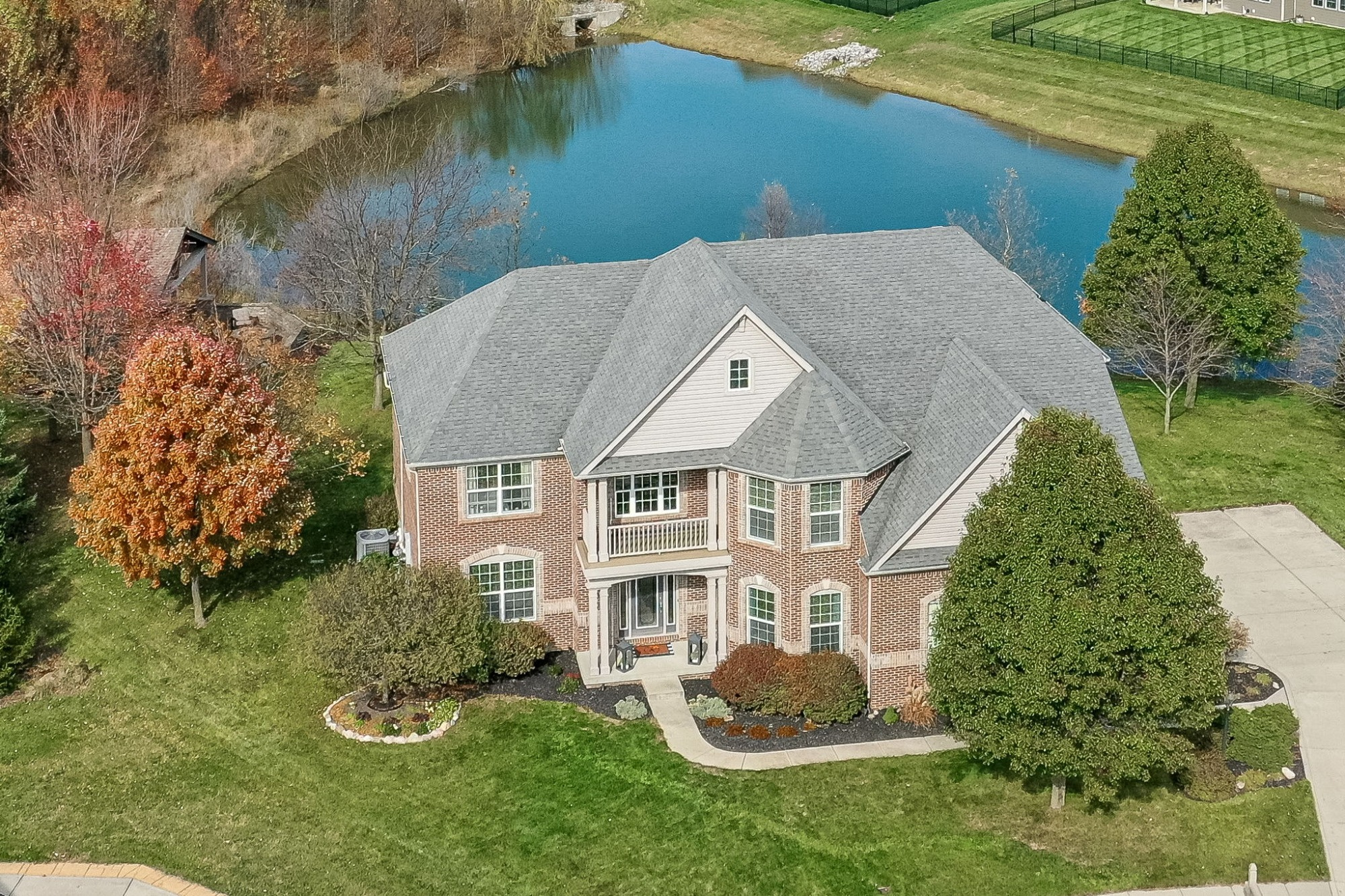 Custom Avon home on pond, gazebo w/firepit, 6 bedrooms