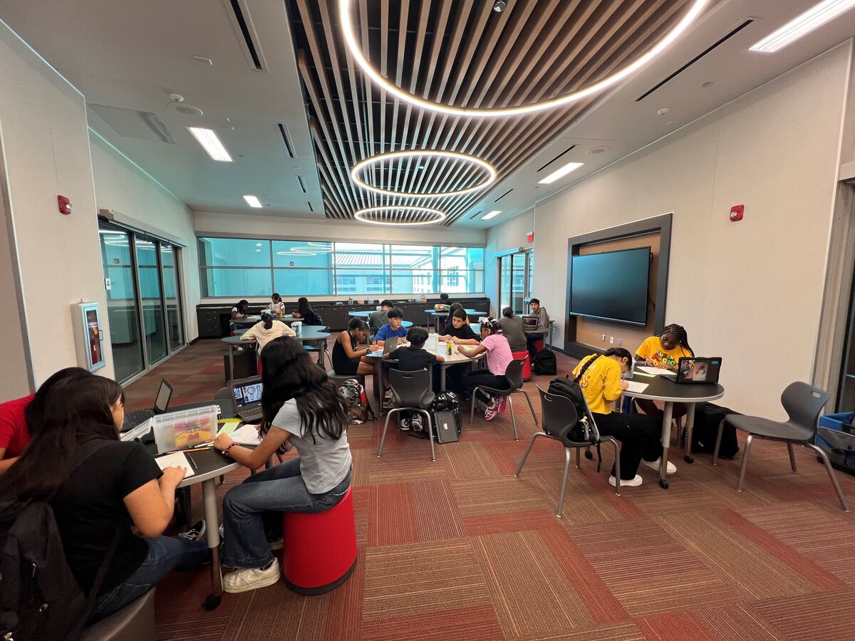 Image of students working on classwork in new B-Wing classroom.