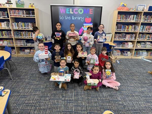 Student and teacher group photo.
