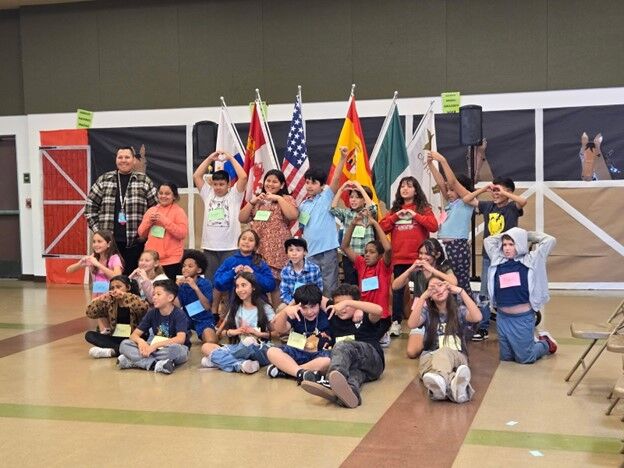 Image of Los Amigos Walk Through California student participants.