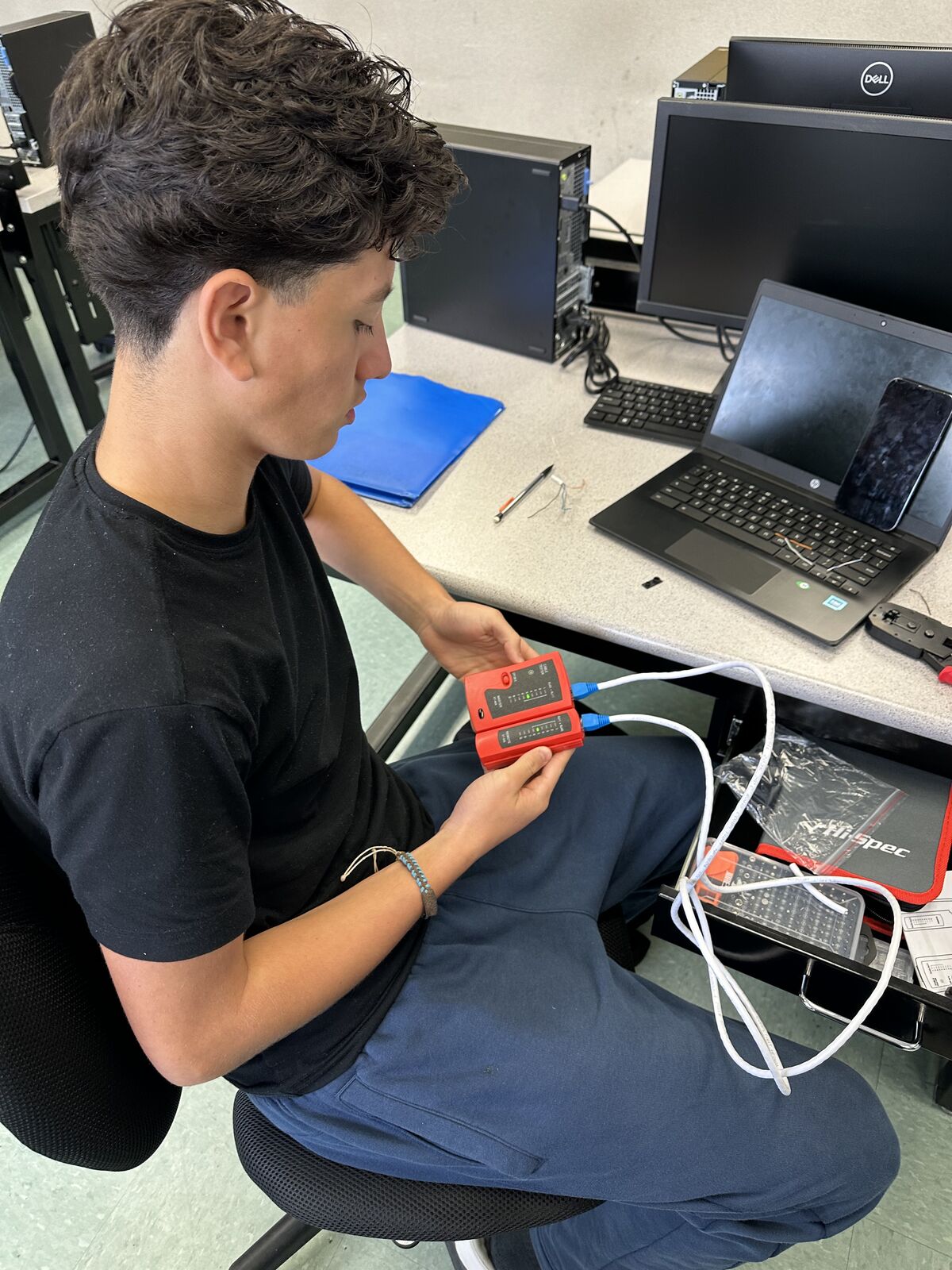 Student holding device