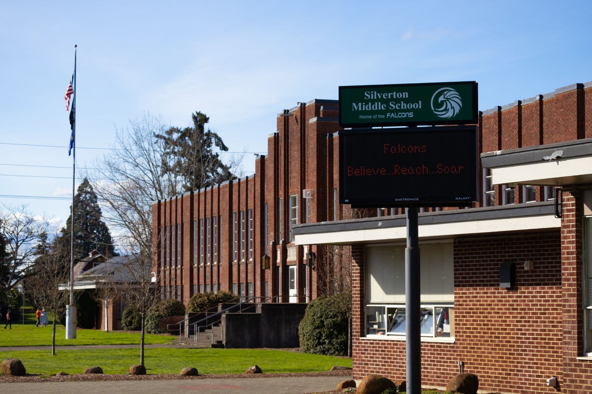 Silver Falls School Board Unanimously Refers Bond to November Ballot