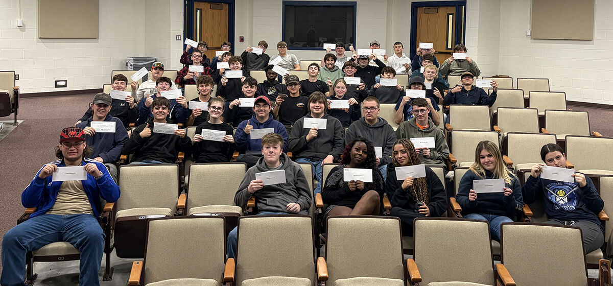 Melfe's donates gift certificates to CVA CTE students