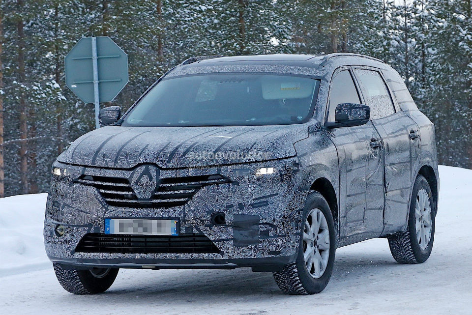 2017-renault-maxthon-koleos-successor-spied-has-talisman-written-all-over-it_3