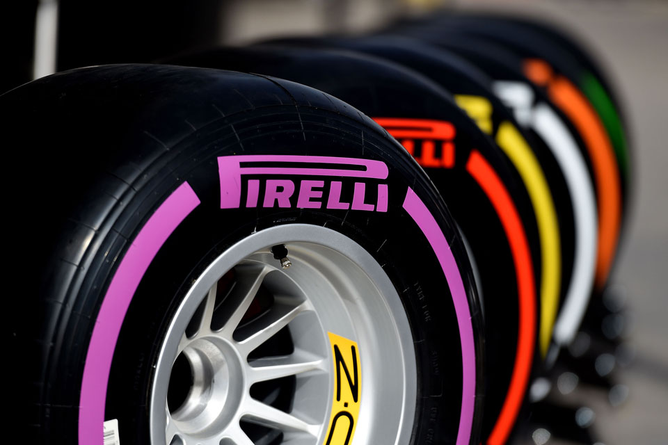 PirelliF1-01 Pirelli
