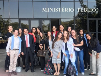 Alunos do direito fazem visita ao Fórum Criminal da Barra Funda Alunos do direito fazem visita ao Fórum Criminal da Barra Funda