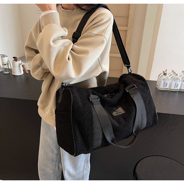 Autumn And Winter New Casual Portable Travel Large Capacity Simple Lambswool Shoulder Crossbody Tote Bag - Image 3