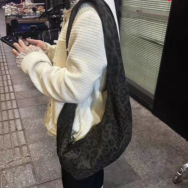 Fashion Pleated Leopard Print Crossbody Bag - Image 4