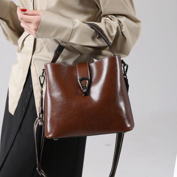 Women's Autumn And Winter Bucket Bag Shoulder Messenger Bag - Image 2