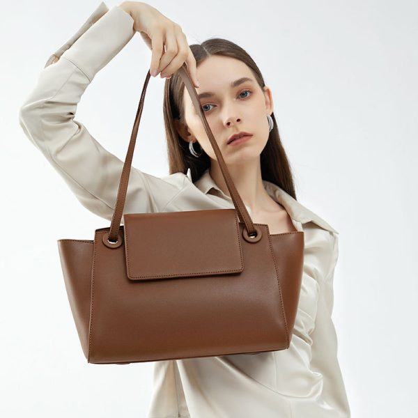 Women's Genuine Leather Simple Commuter Large Capacity Wing Shoulder Handbag - Image 10