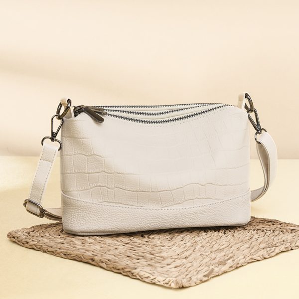 Fashionable Simple Large Capacity Women's Shoulder Messenger Bag - Image 3