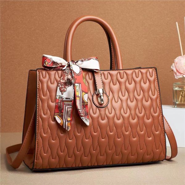 Silk Scarf Diamond Embossed Solid Color Soft Leather Shoulder Bag - Image 2