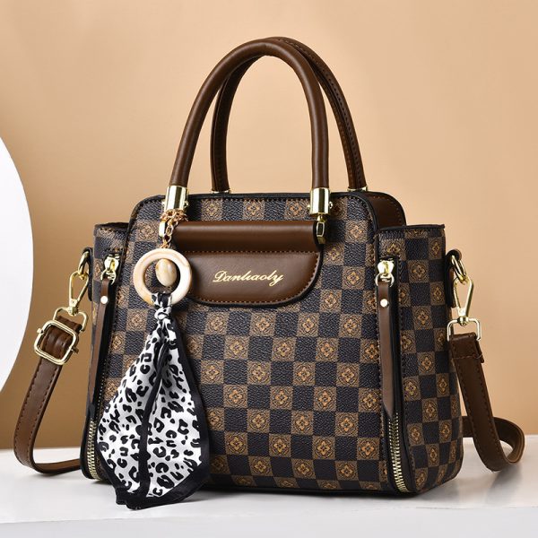 Versatile One Shoulder Crossbody Bag - Image 5