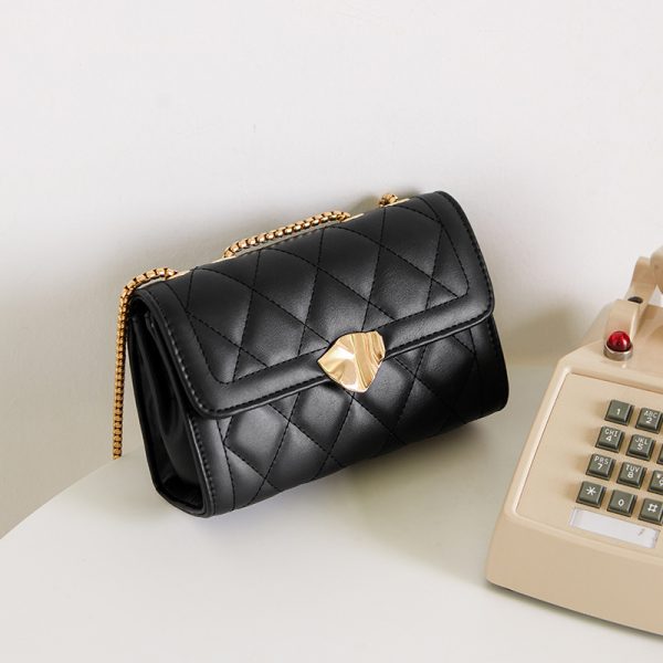Chain Crossbody Light Luxury Underarm Bag - Image 4